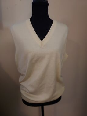 Men's V-Neck Sweater Vest in Cream